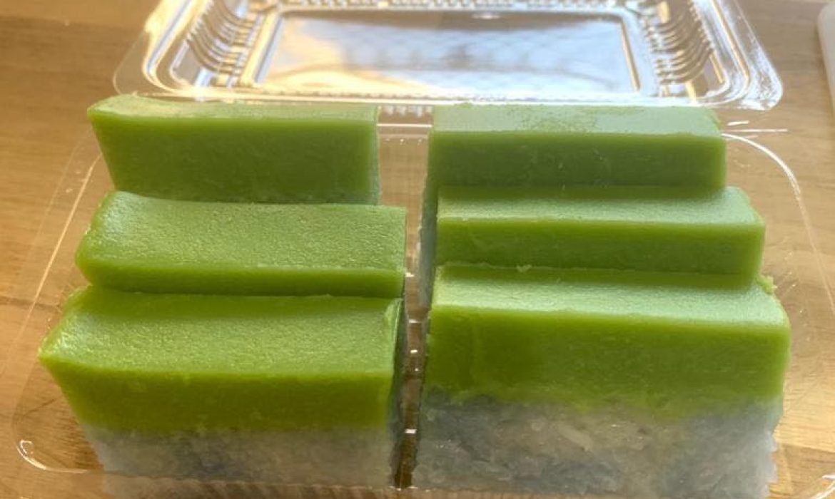 Mei Lin is preparing some authentic kuih muih available for pre order and pick u